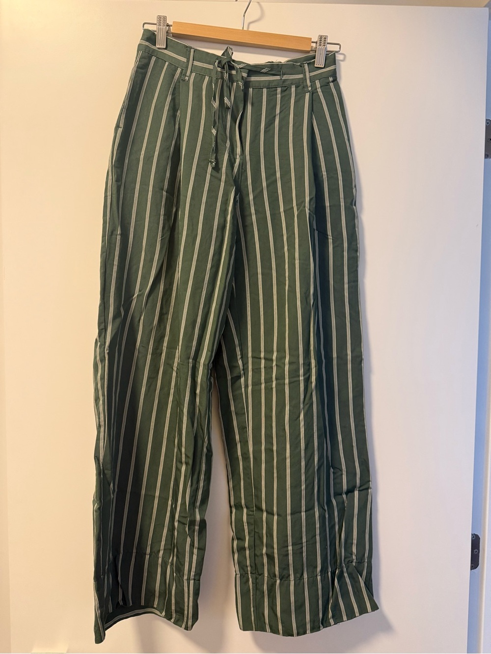 Bershka Women’s Green Striped Pants